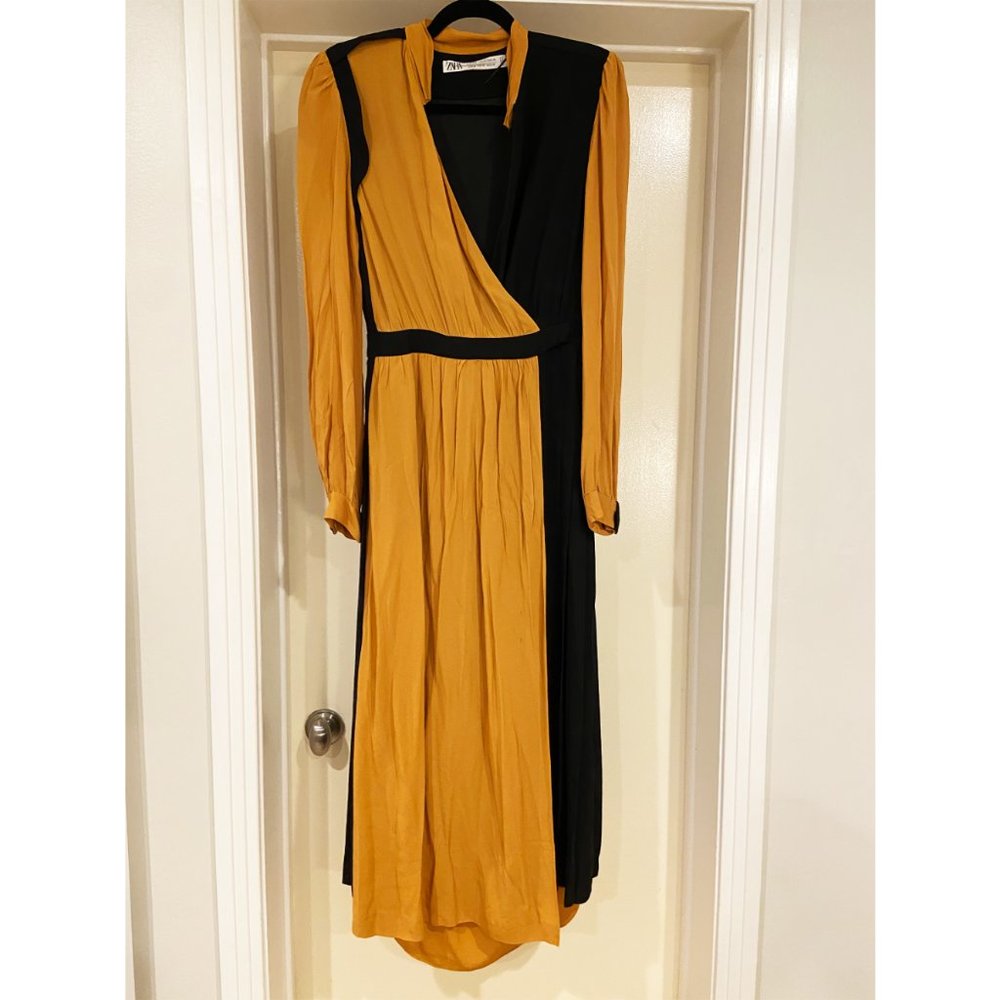 Zara A/W 2019 Collection Long Dress - Mid Century Design in Black and Orange